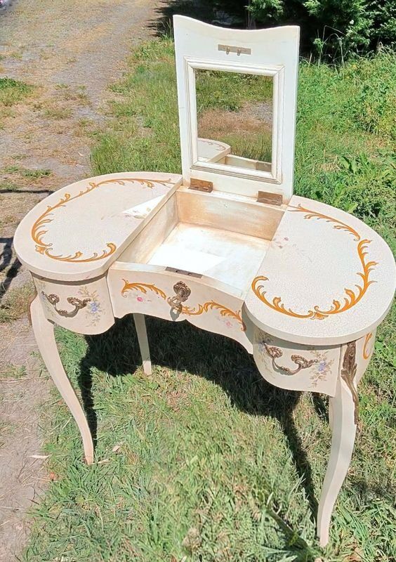 Antique Louis XV style dressing table