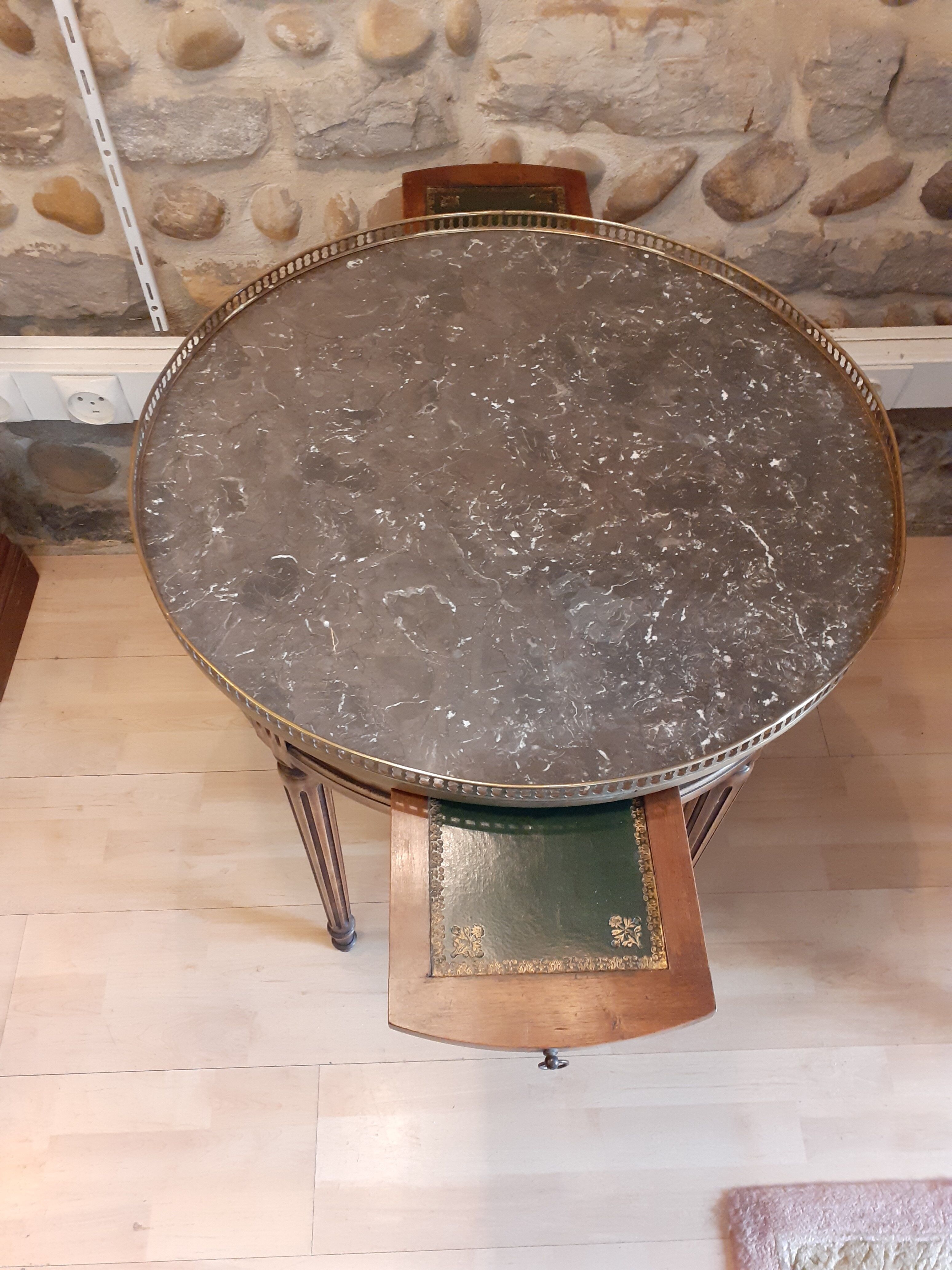 Walnut hot water table