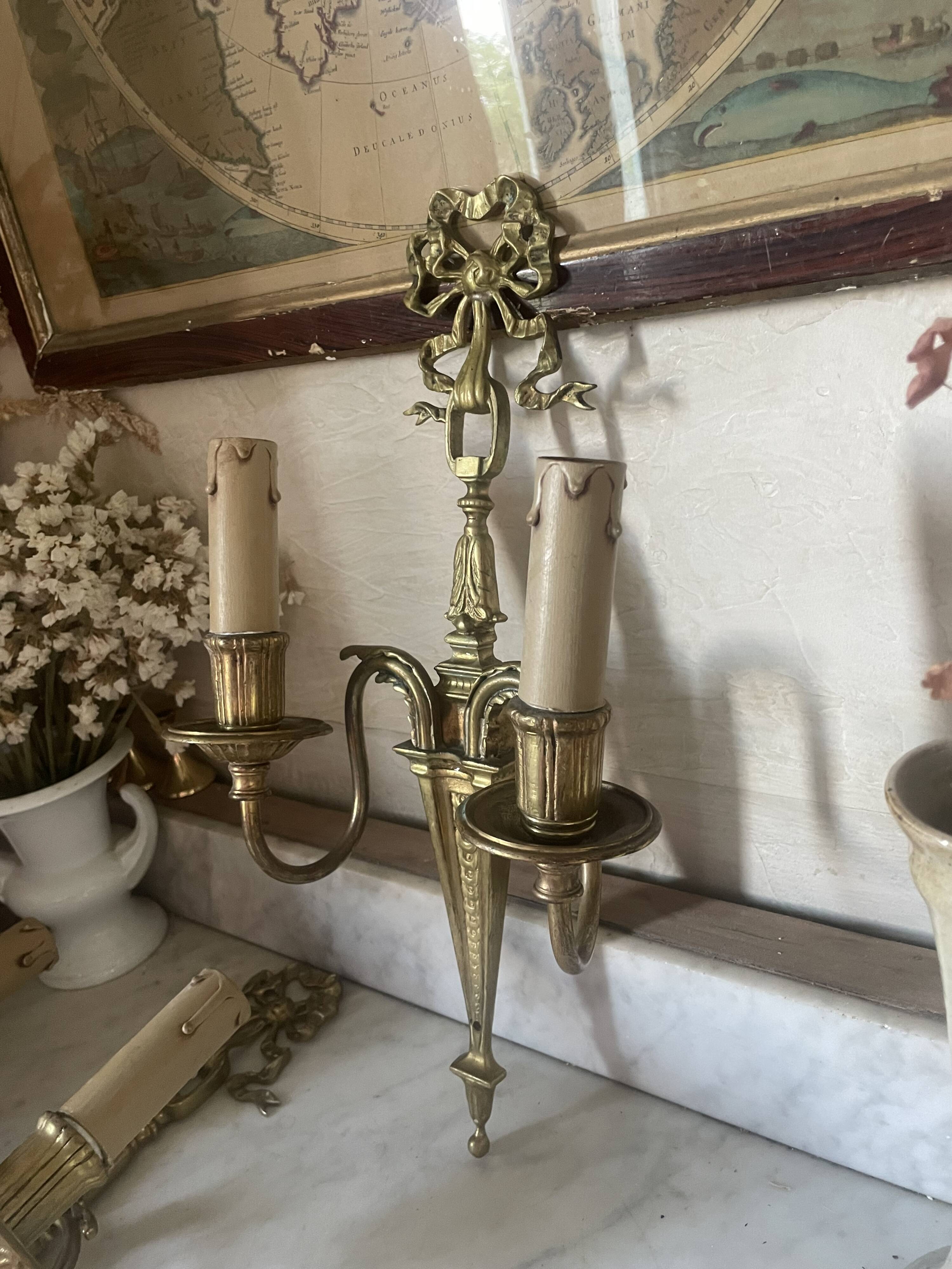 Pair of wall lights in brass and gilded bronze, Arnold Montrose Ltd, Lo