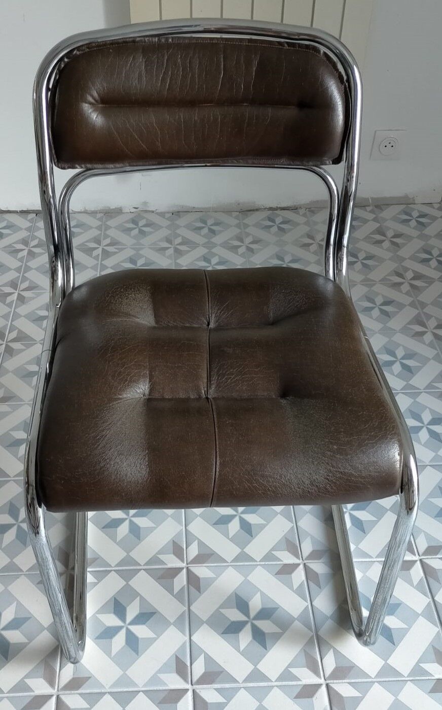 6 desgin chairs, chrome foot