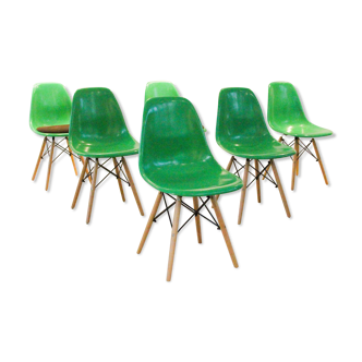 Set of 6 DSW/DSX Kelly/Caldmium Green chairs by Charles and Ray Eames