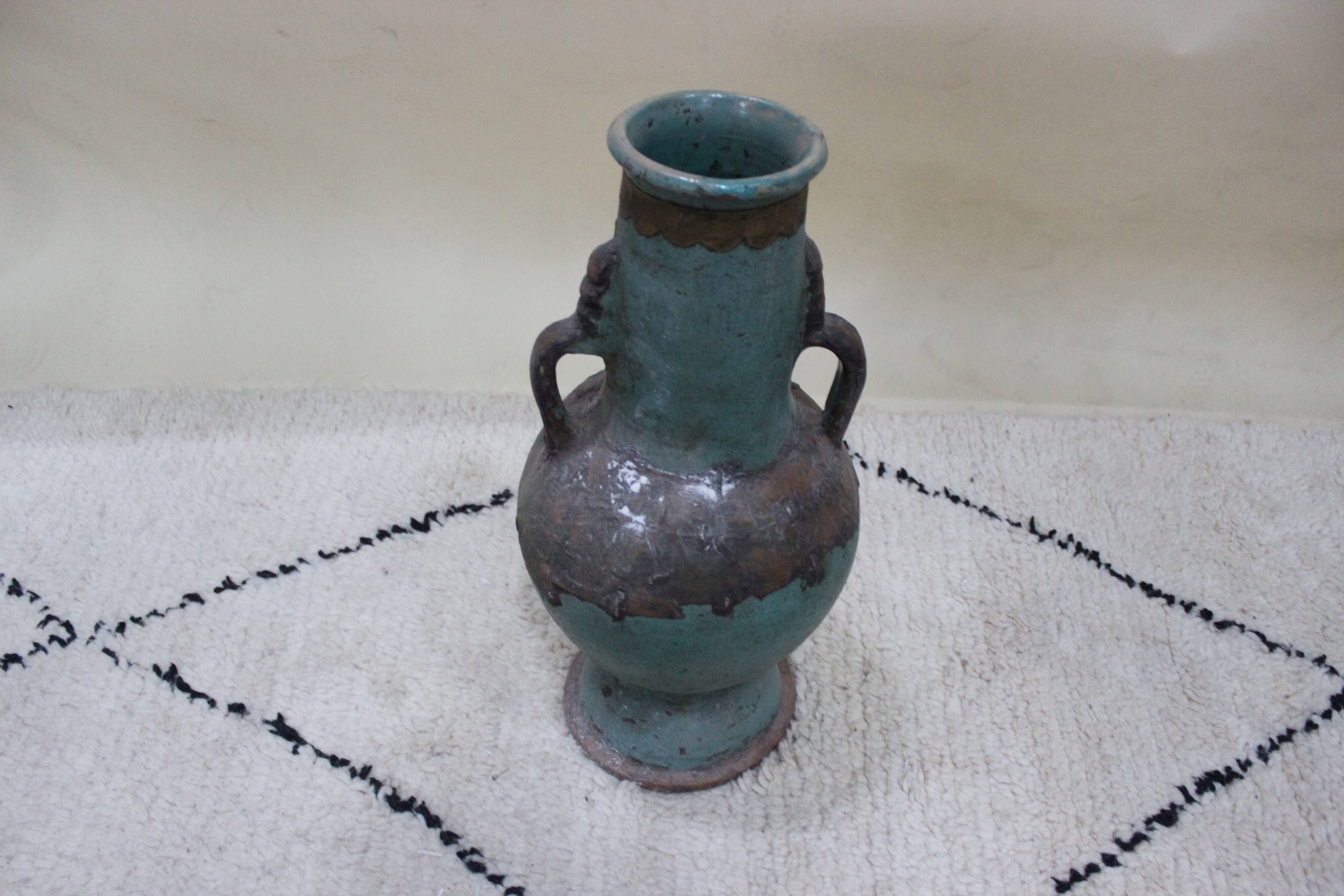 The vase of the desert