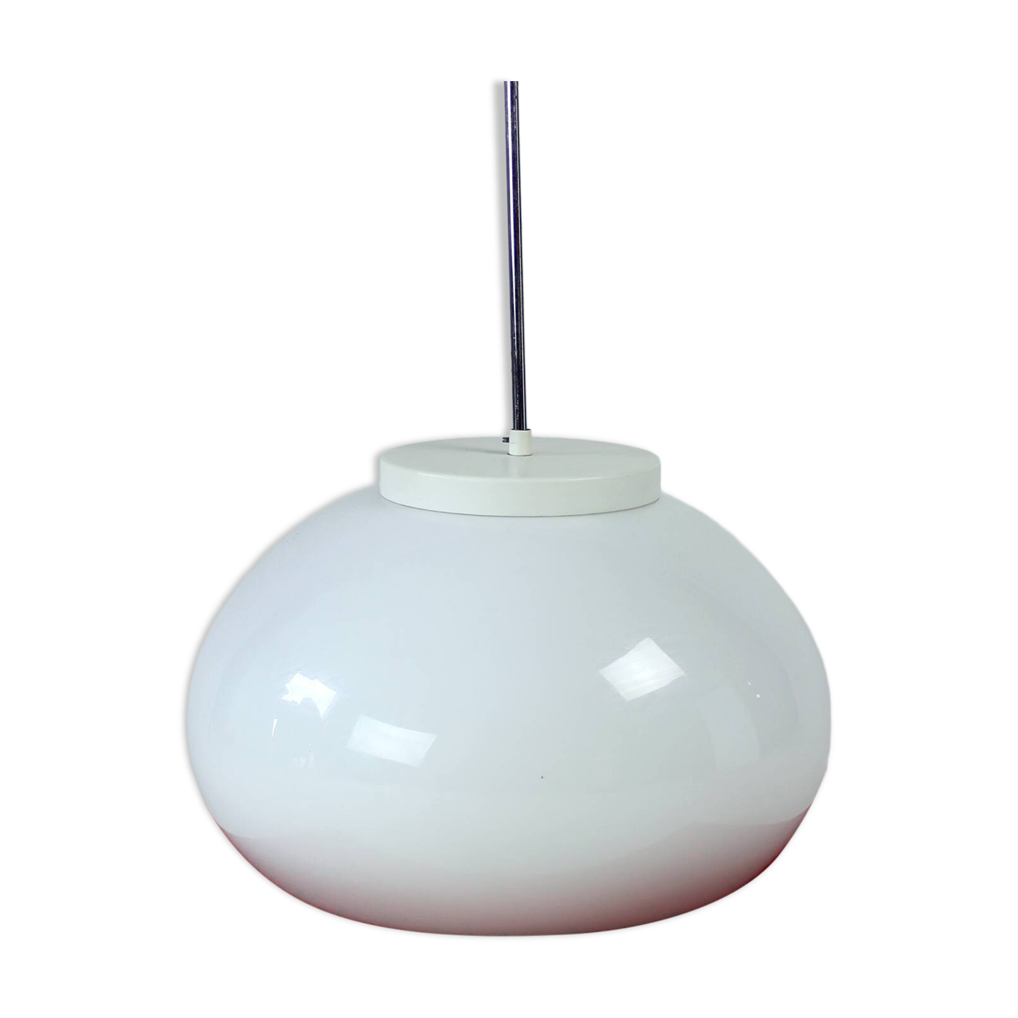 Grand plafonnier en opaline blanche, Tchécoslovaquie, années 1960