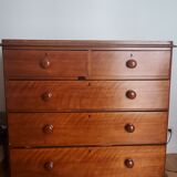 Commode ancienne en bois massif, artisanale