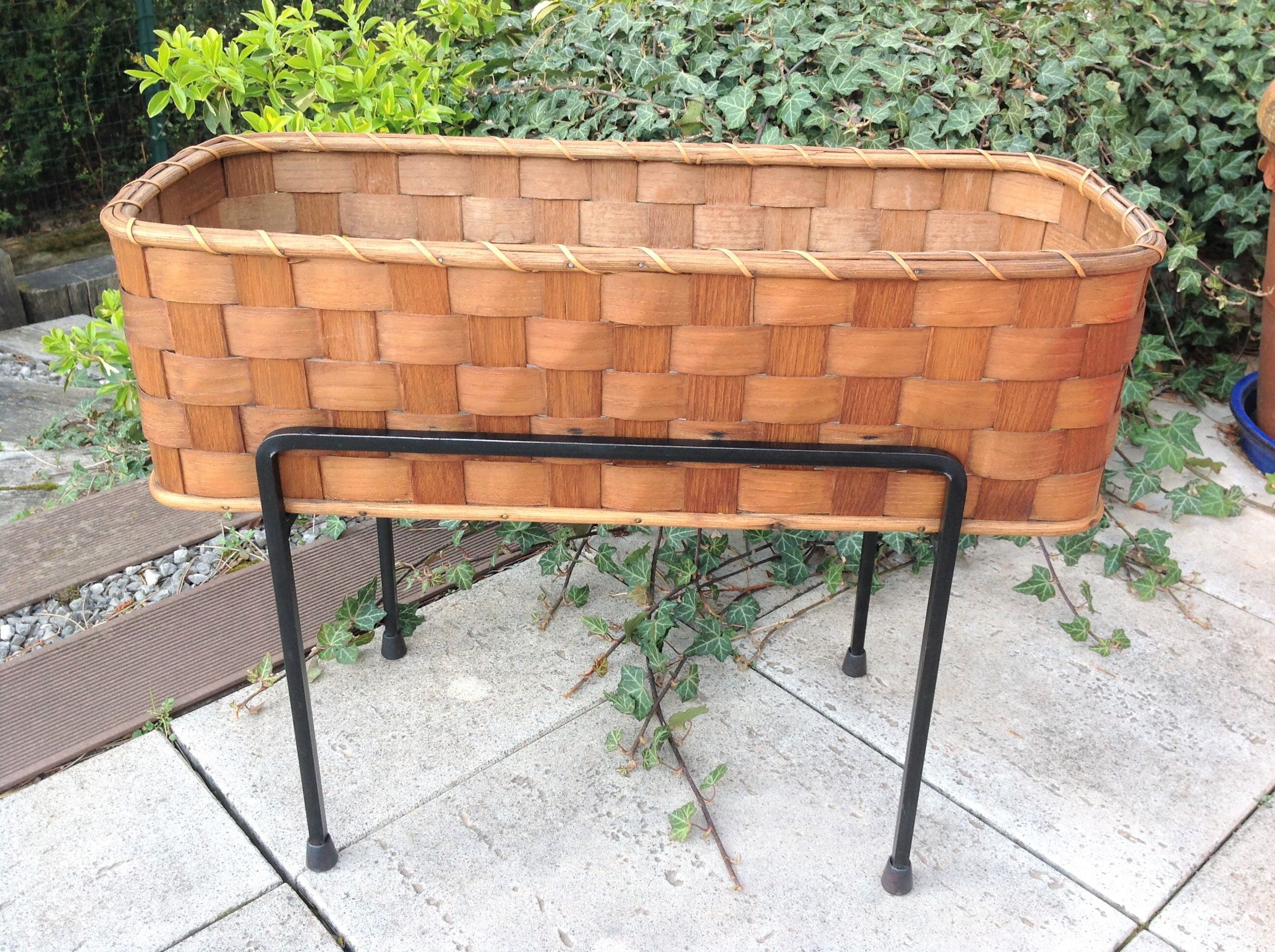 Planter on foot in braided wood 60/70s