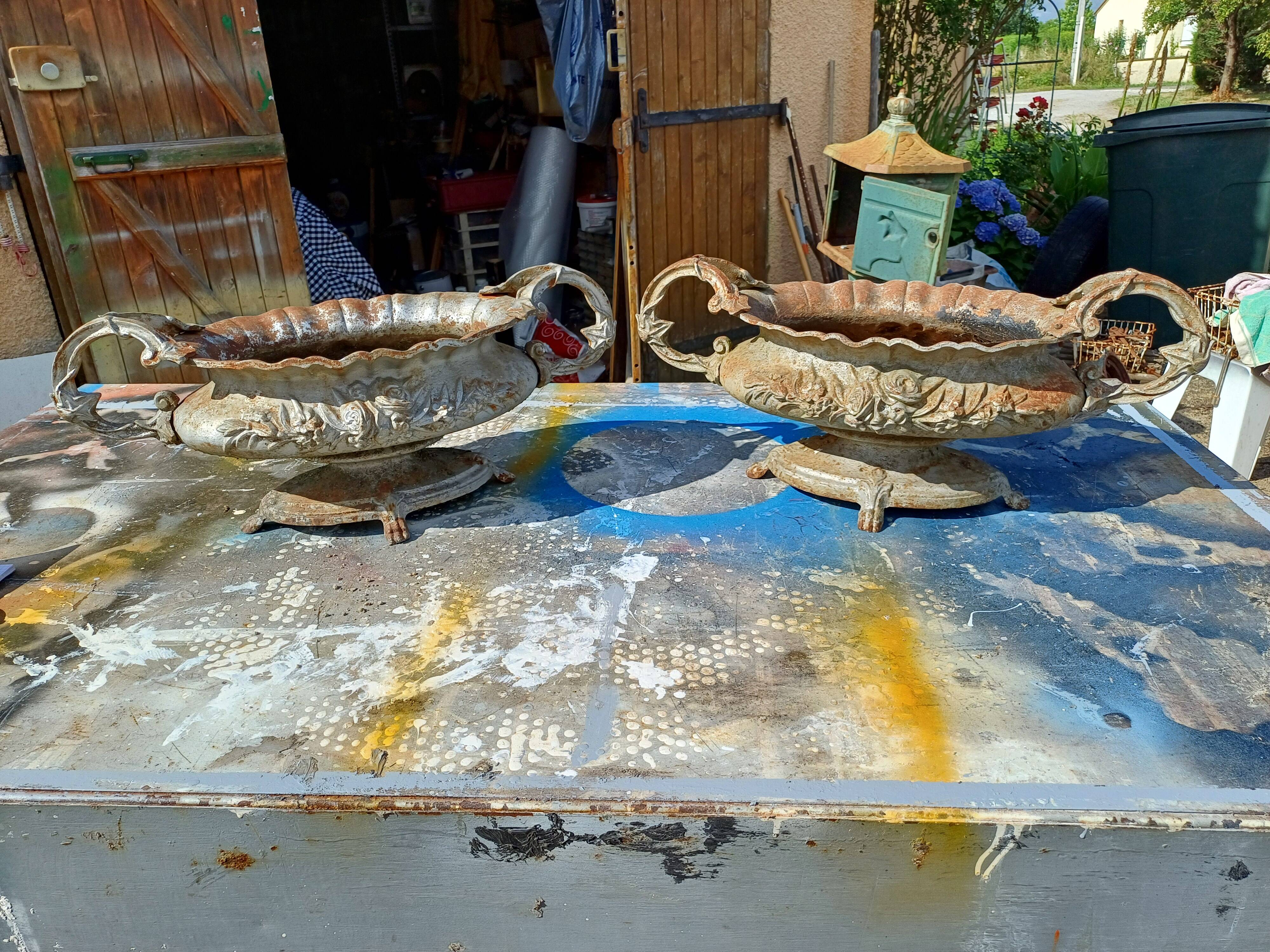 Pair of 1900 Cast Iron Planters from Charleville-Mézières in Rocaille Style