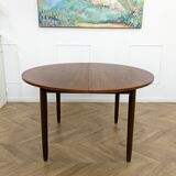 Scandinavian round table