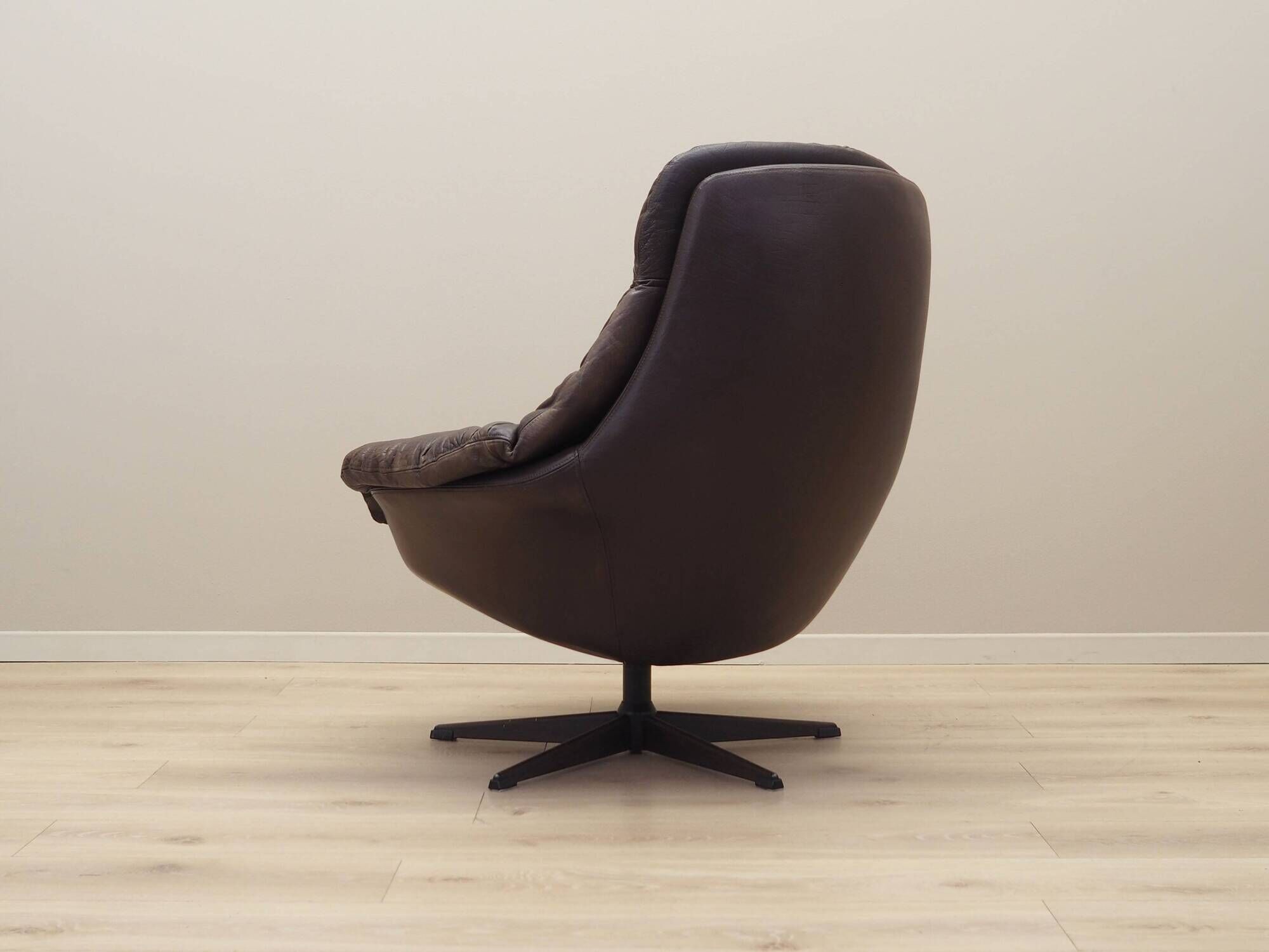 Leather swivel armchair, Danish design, 1960s, designer: H.W. Klein, manufacture: Bramin