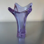 Vase or amethyst glass soliflore in free form from the 60s-70s.