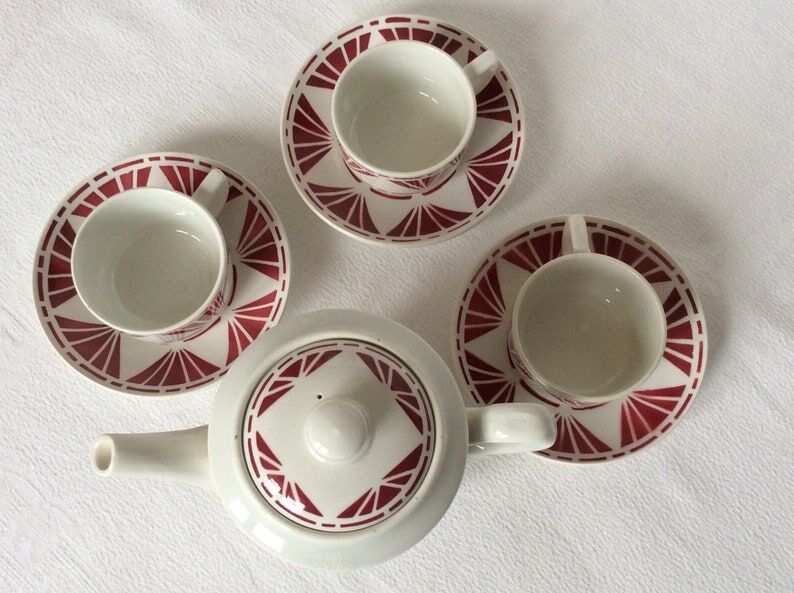Set of 3 saucer cups and a ceramic coffee maker or teapot Digoin Sarreguemines
