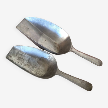 2 metal shovels