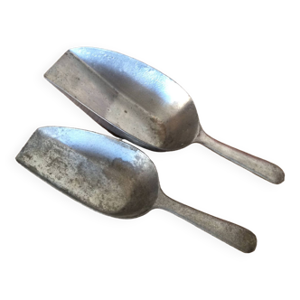 2 metal shovels