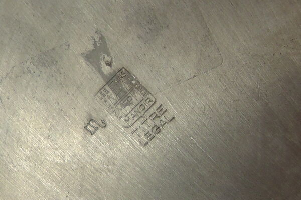 Vase pichet étain du manoir