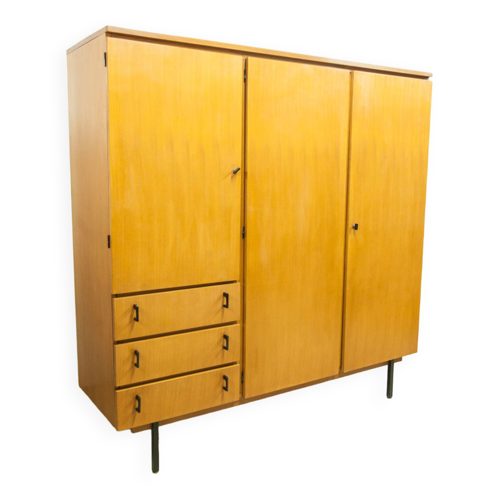 Armoire vintage en bois par André Simard , 1950 , 3portes, 3 tiroirs, 2