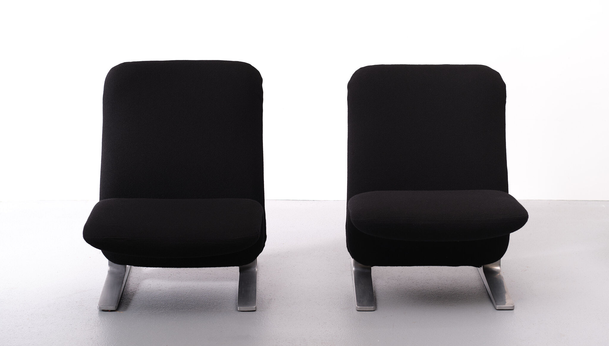 F780 Concorde Lounge Chairs by Pierre Paulin for Artifort in New Upholstery