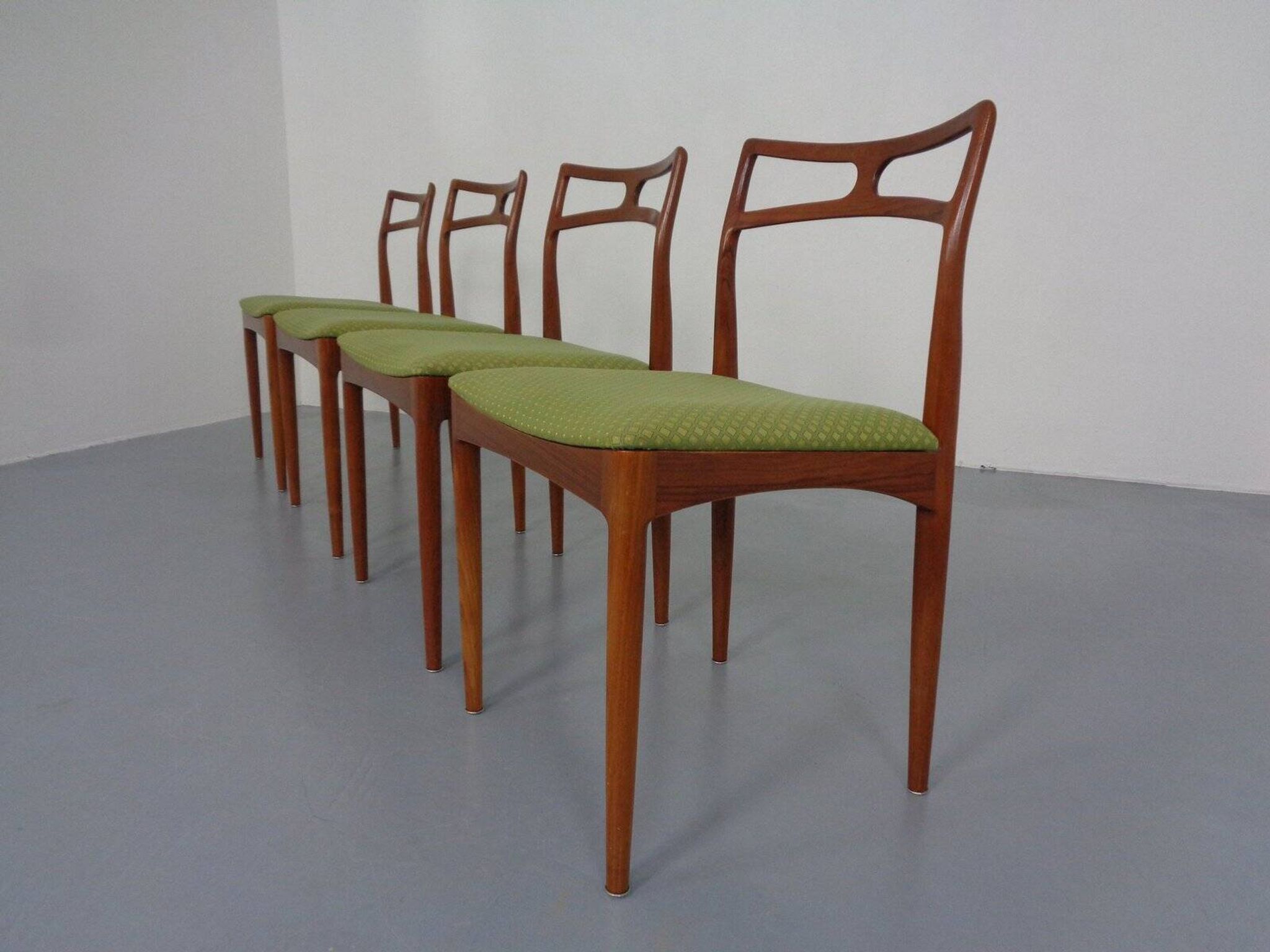 Model 94 Teak Dining Chairs by Johannes Andersen for Christian Linneberg, 1960s, Set of 4