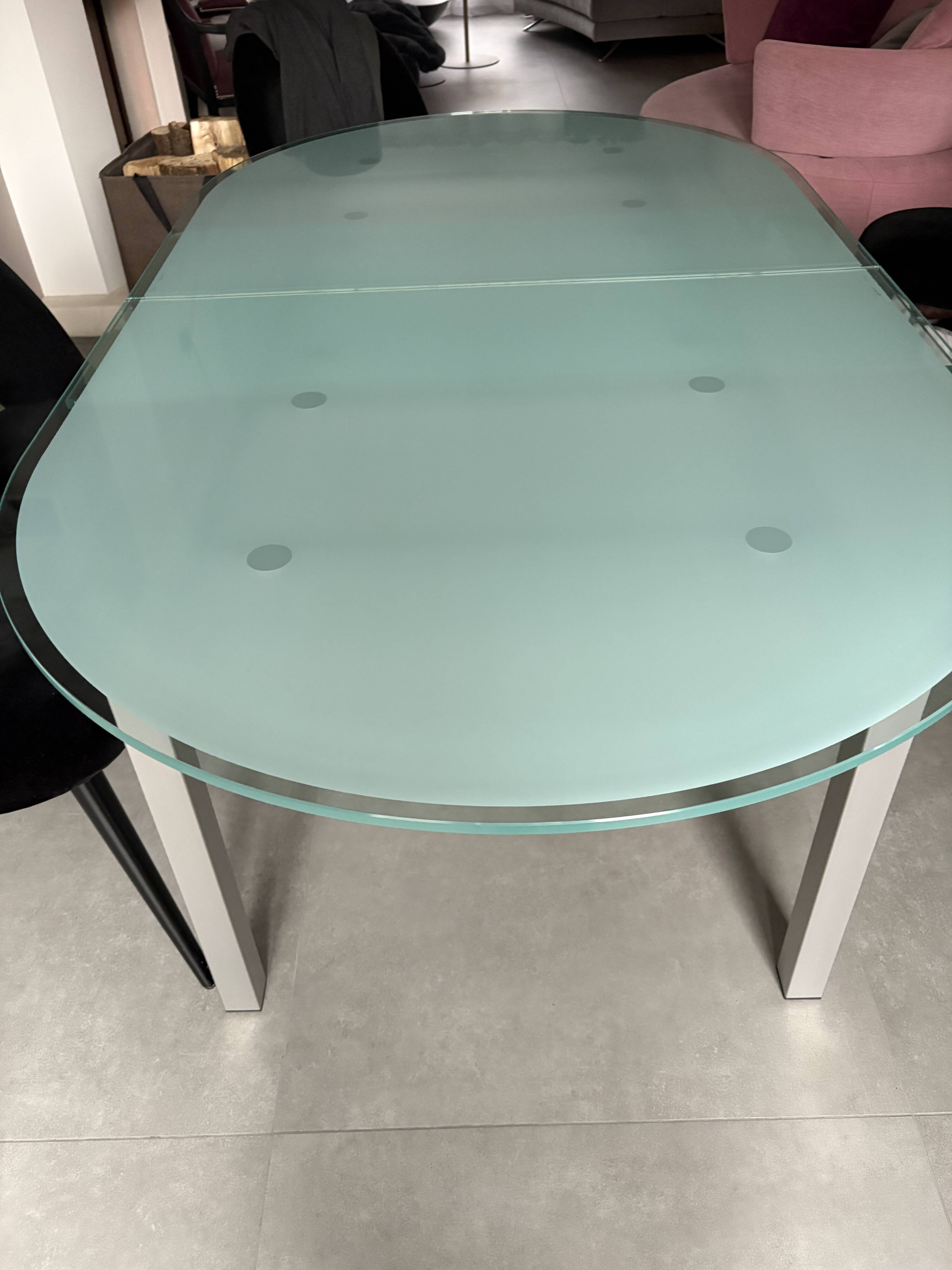 Calligaris oval table with glass extension