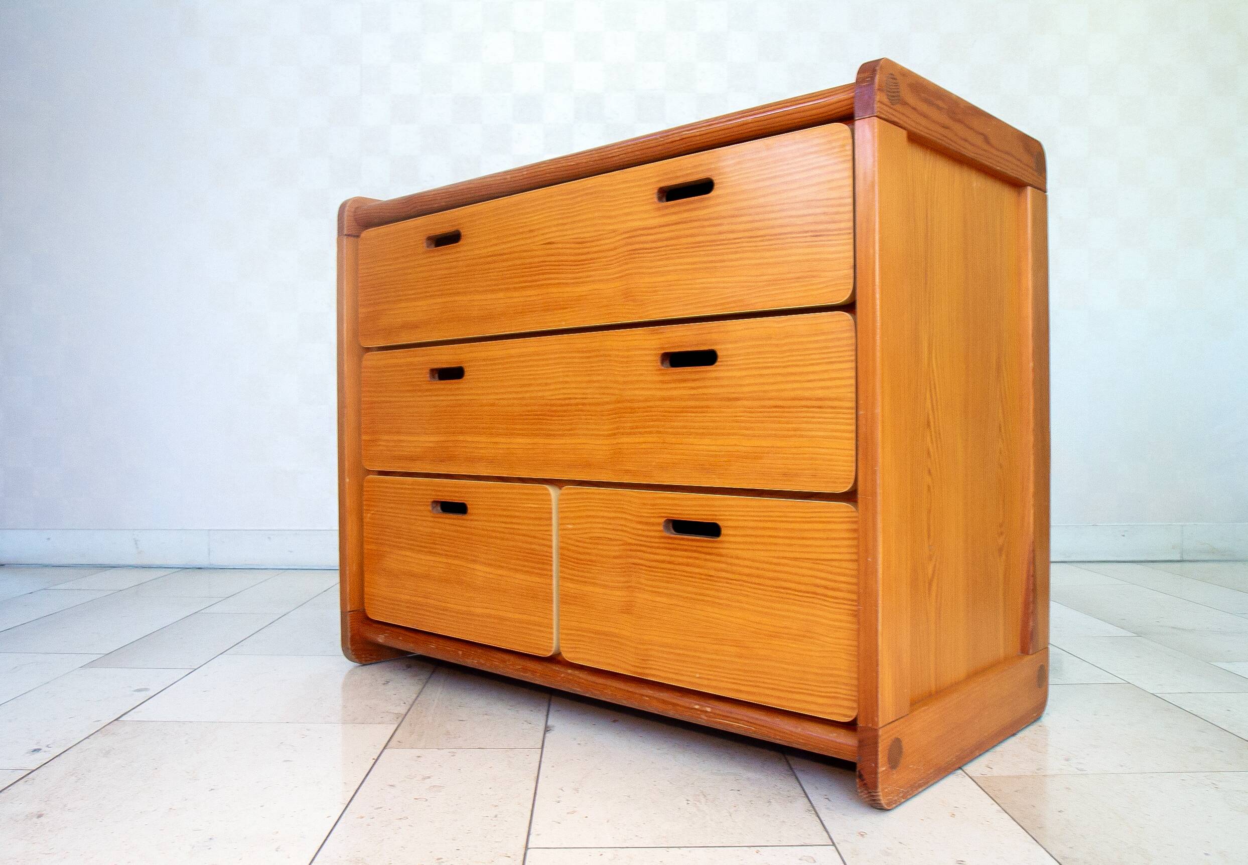 Commode pin massif, brutalisme,1980