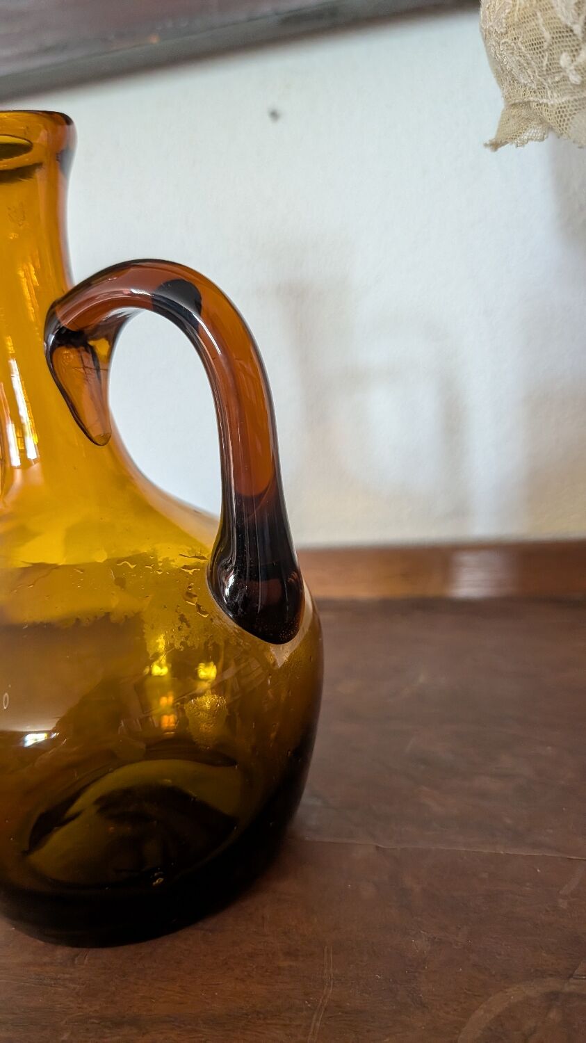 Amber blown glass carafe (1960)