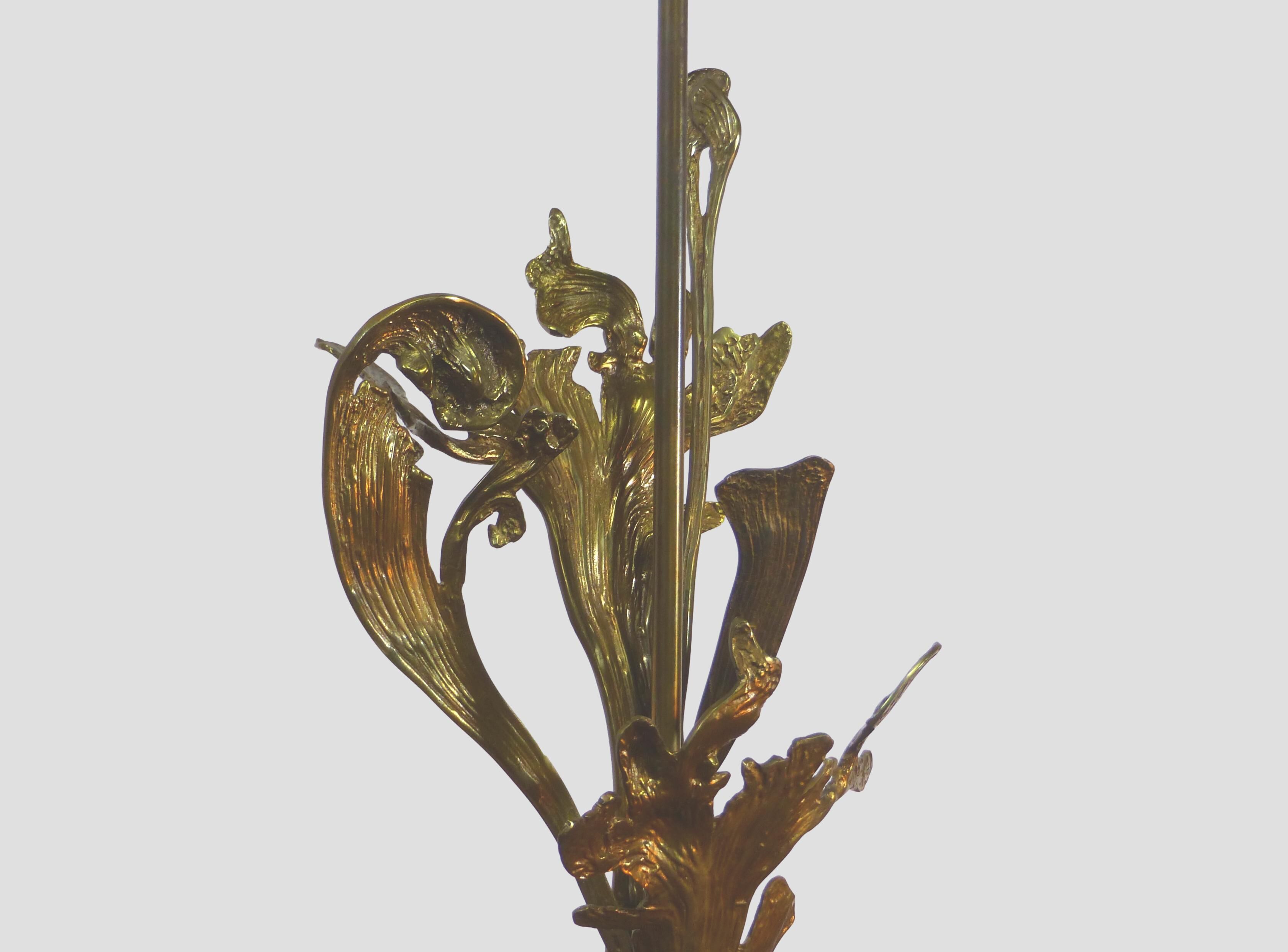 Lamp foot in gilded bronze with foliage 1970