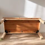 Farmhouse style coffee table, in solid pine
