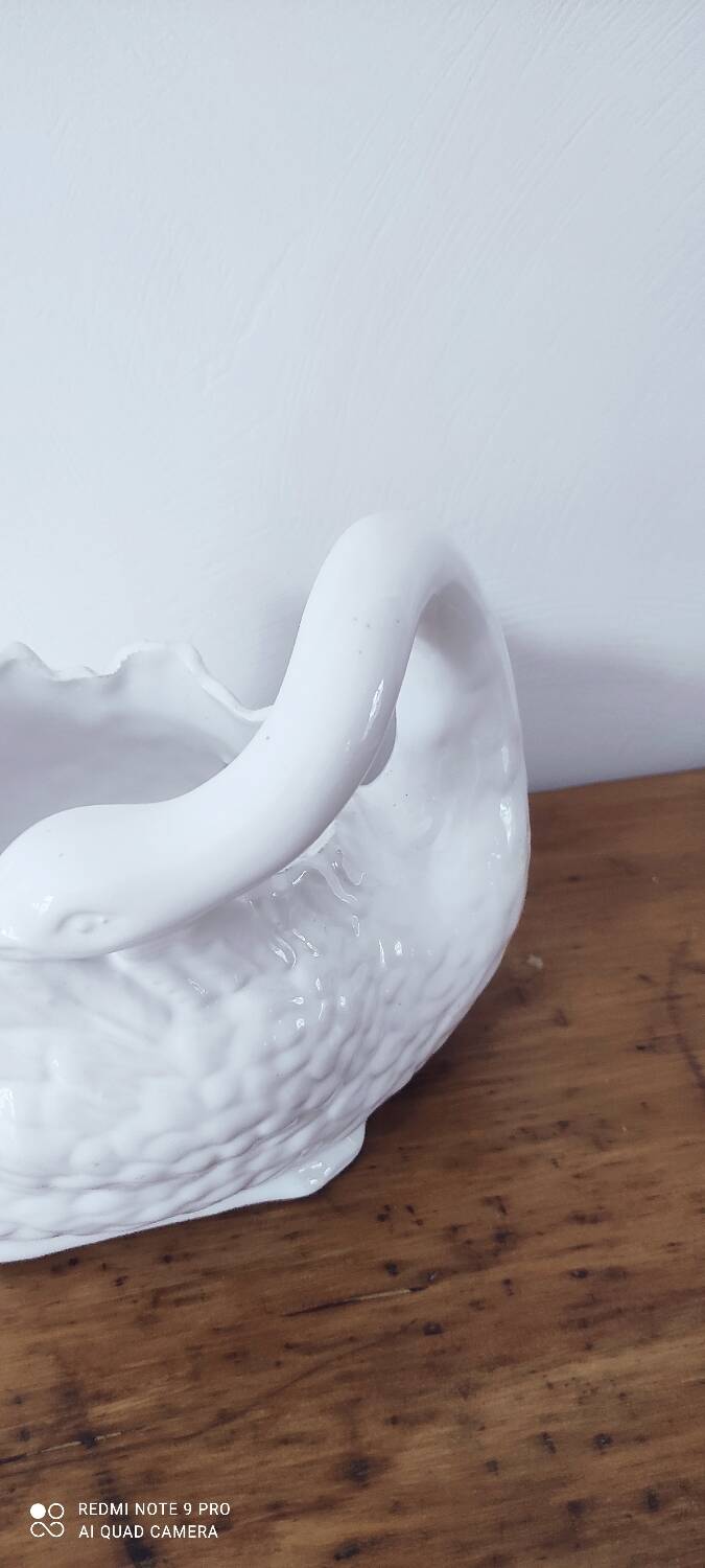 White Swan Vase