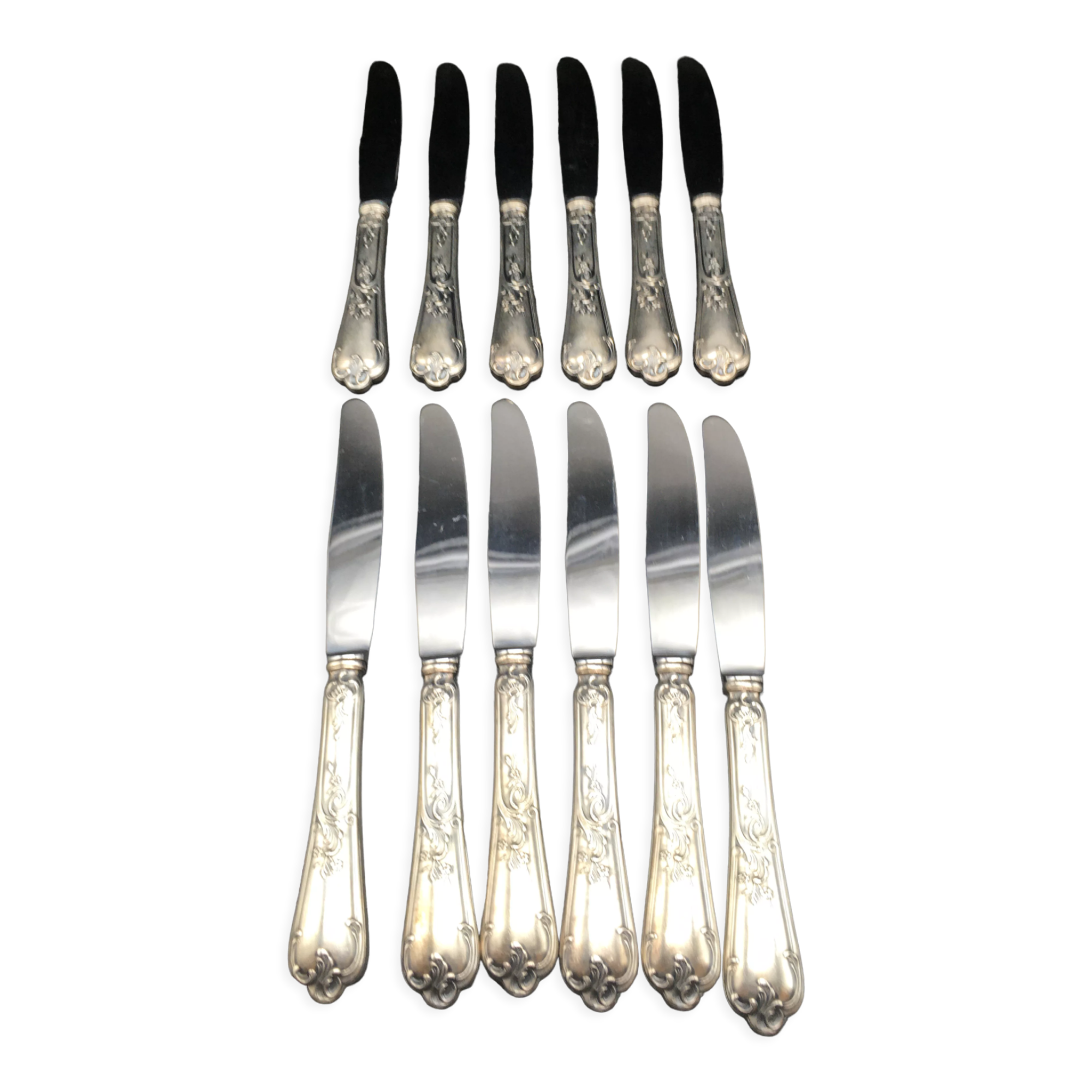 12 silver metal table knives model Rocaille