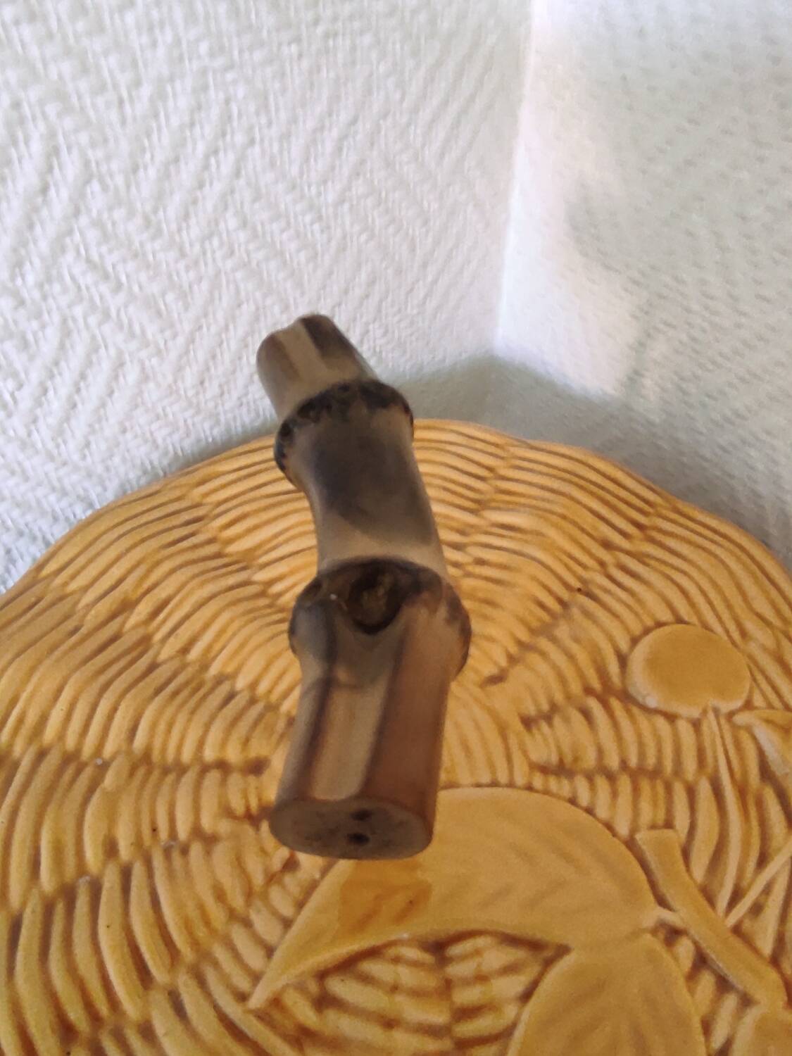 Ceramic cheese board with bamboo handle