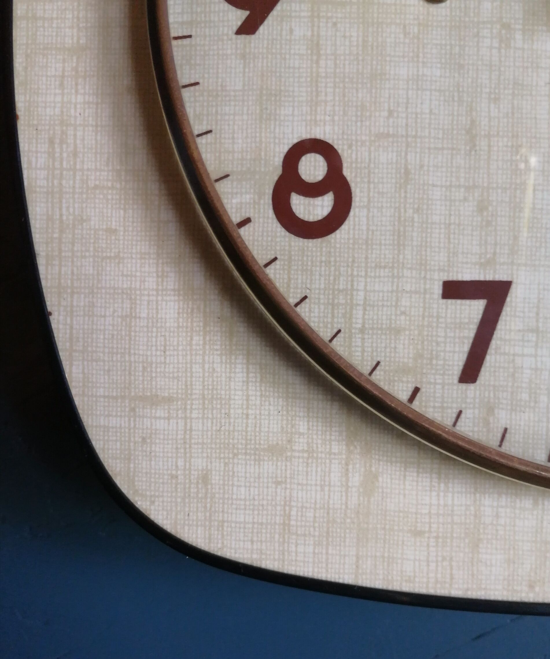 Vintage formica silent wall clock "Jaz cream"