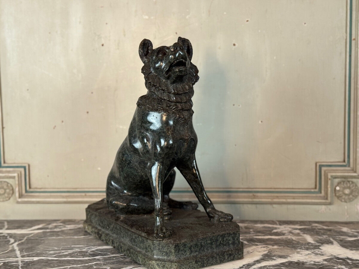 Large model of the Jennings dog in serpentine marble, memento of the Grand Tour, 19th century.
