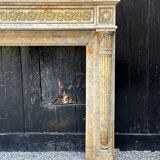 Cheminée de style Louis XVI en marbre jaune de Sienne et bronzes