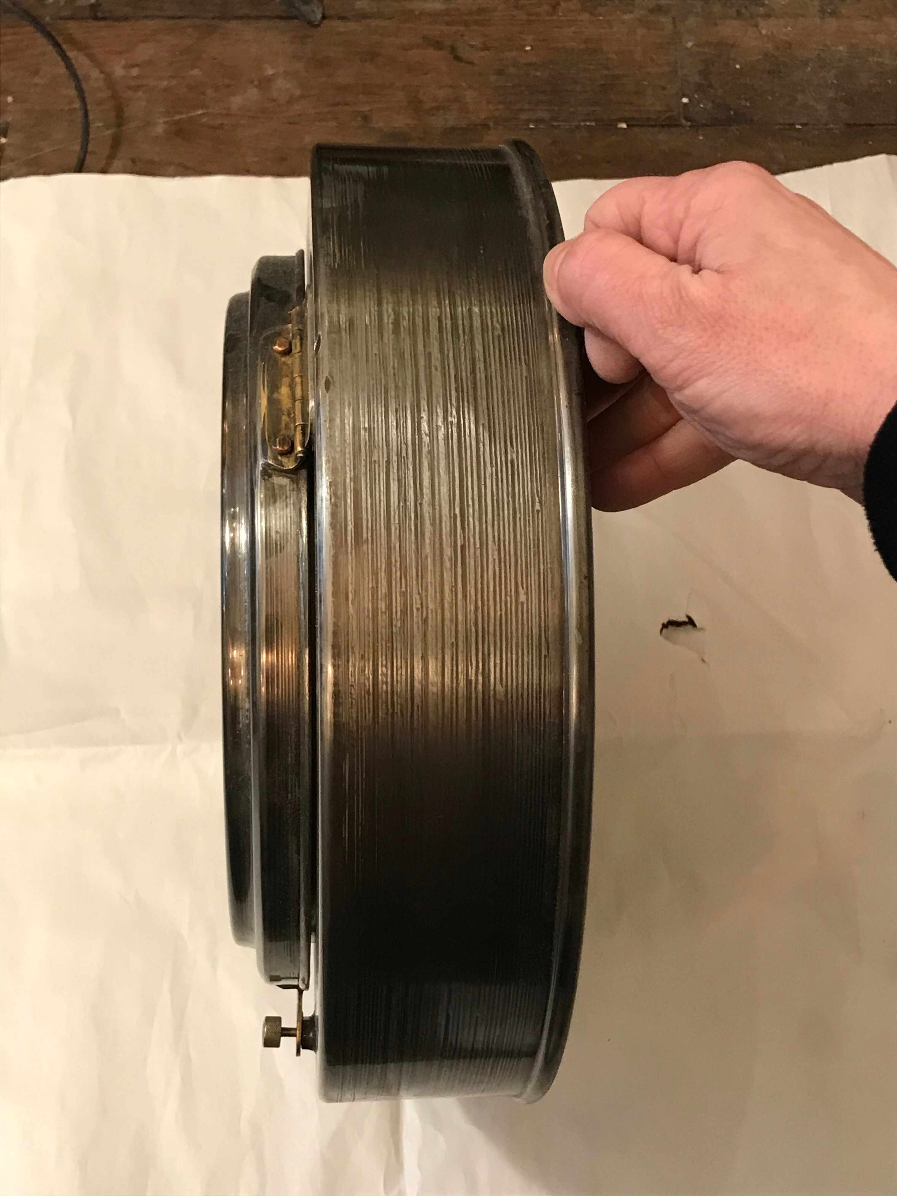 Clock Brillie Magneta Industrial Station