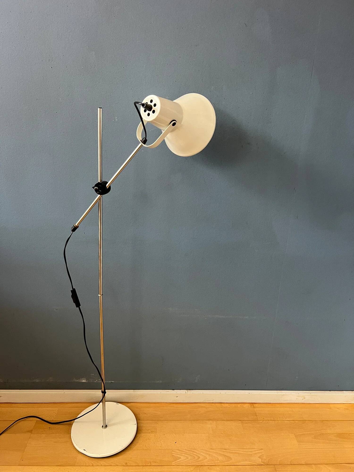 Petit lampadaire flexible blanc vintage