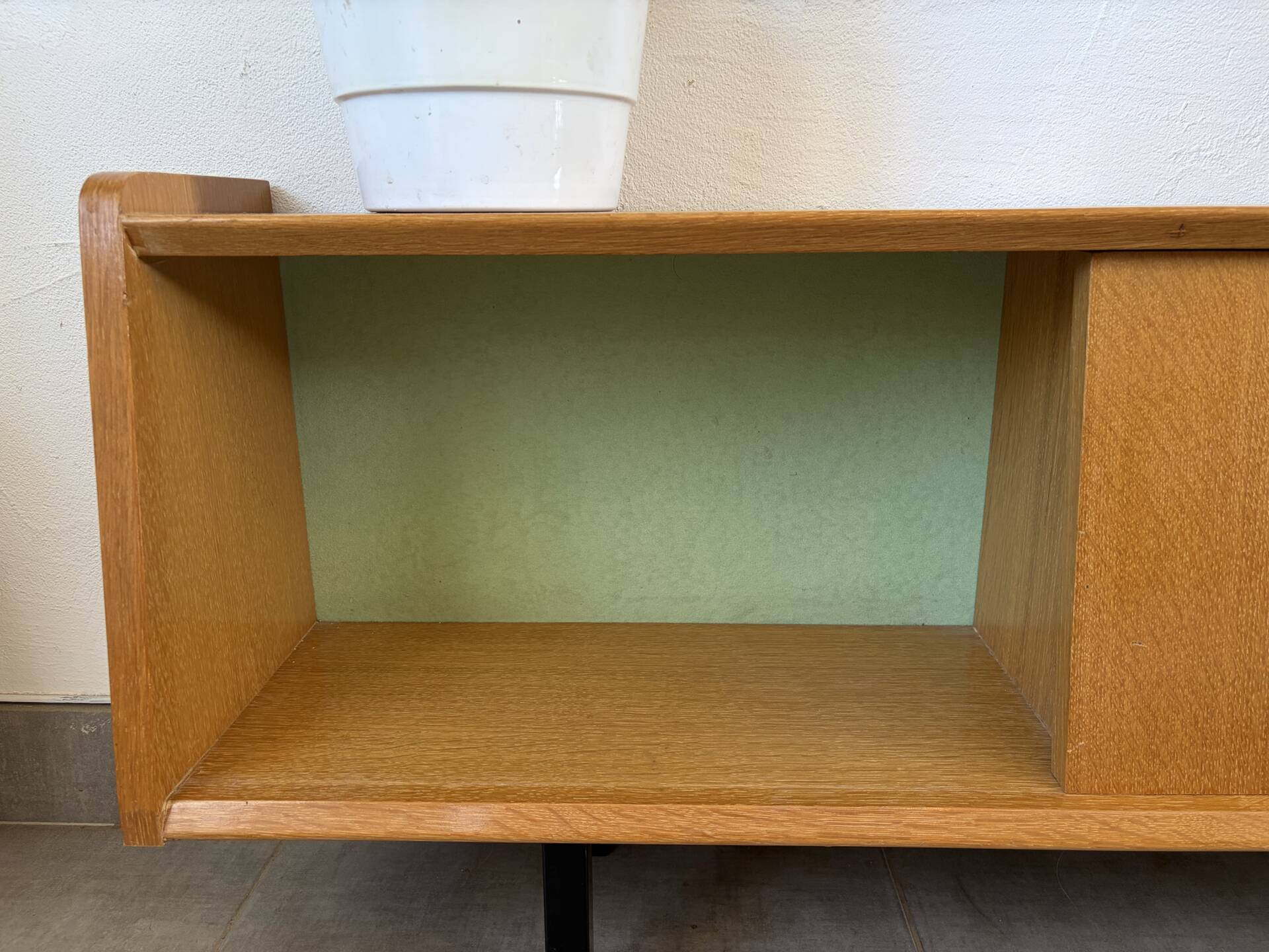 Vintage low enfilade from the 1960s (shallow)