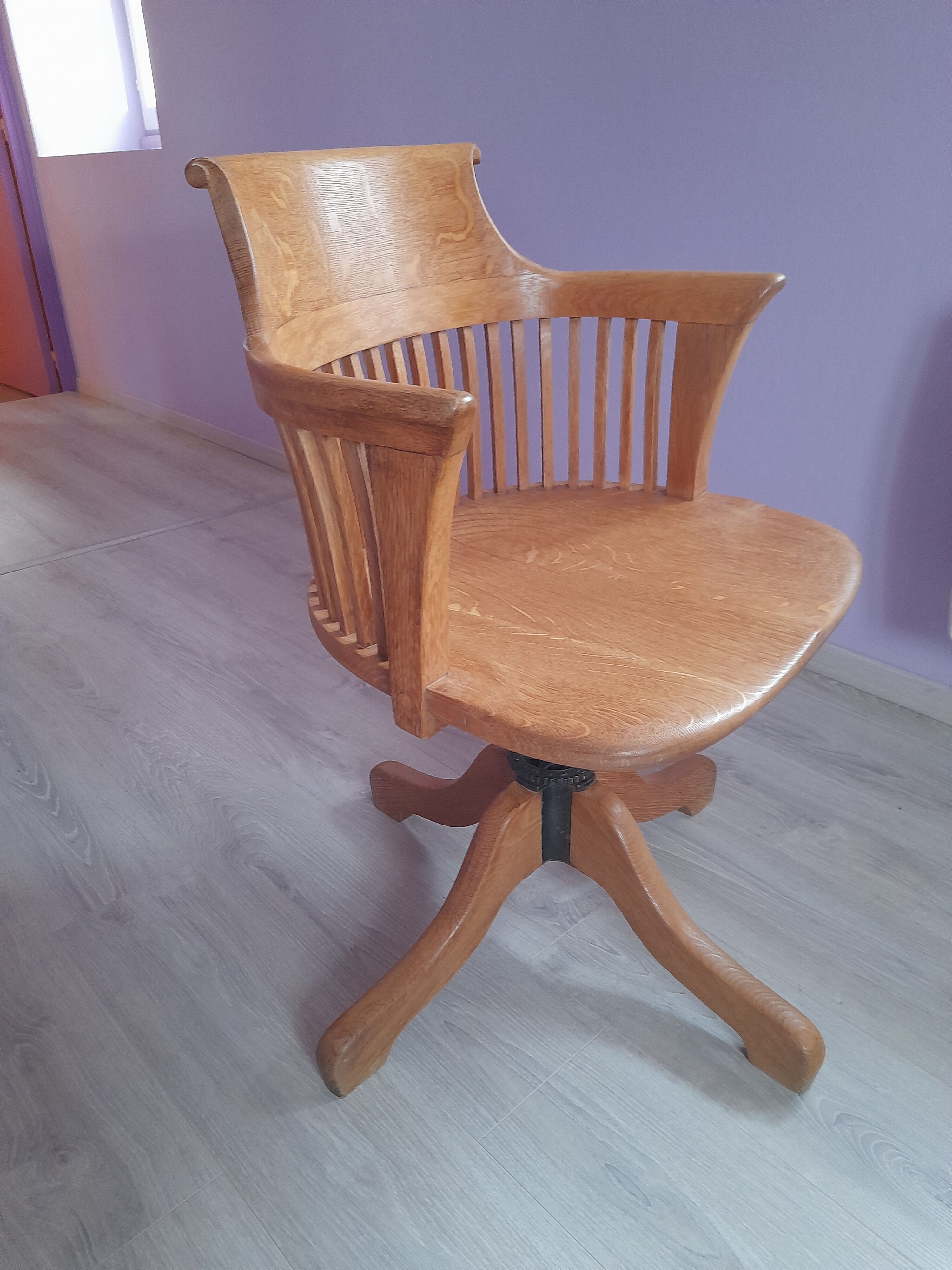 Fauteuil de bureau pivotant dit " américain " époque  1930/40
