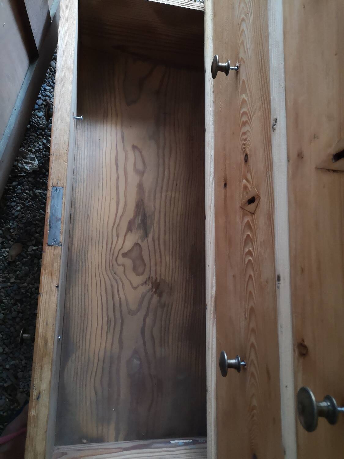 4-drawer pine chest of drawers