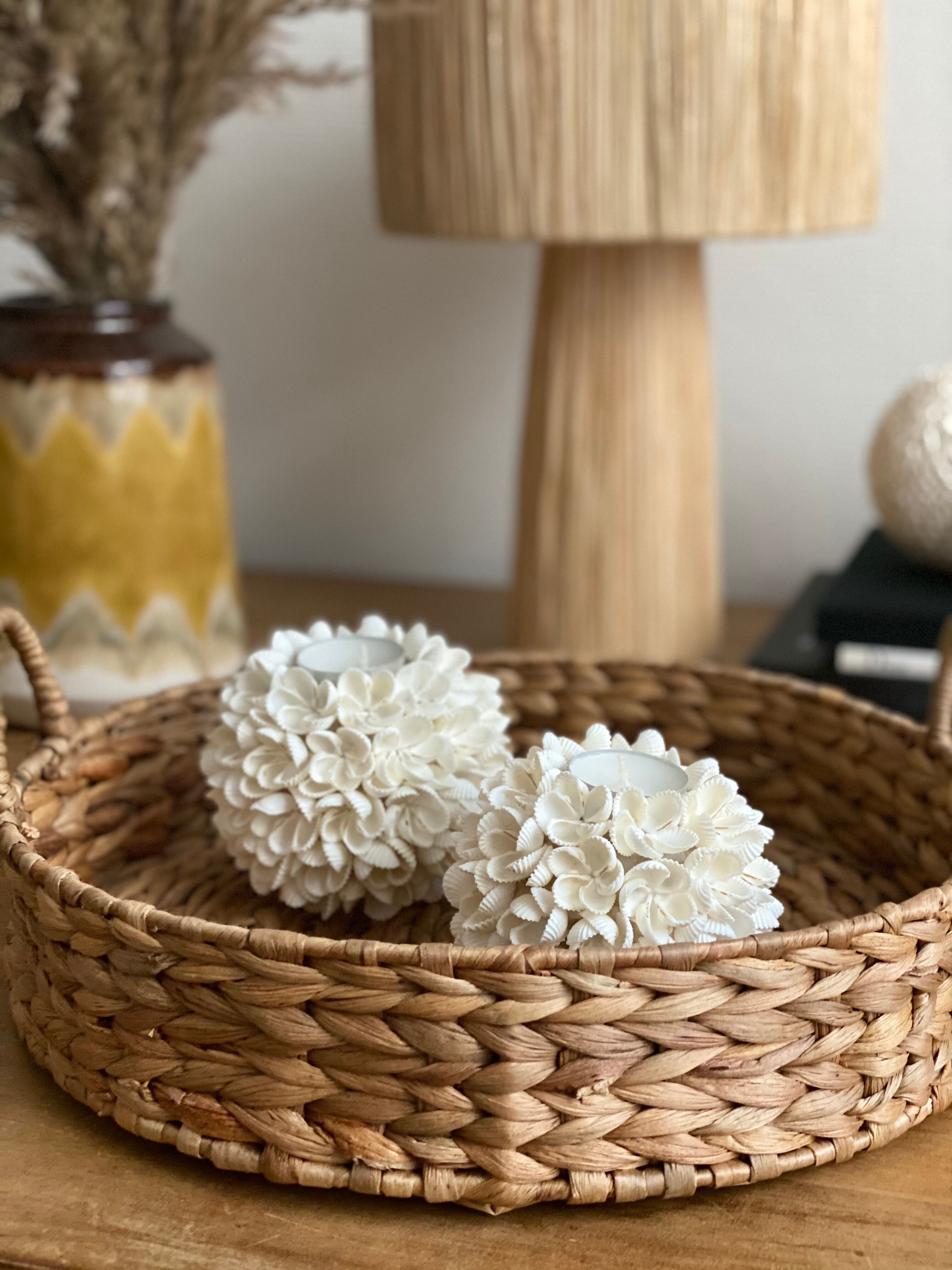 Round top in vintage braided rattan