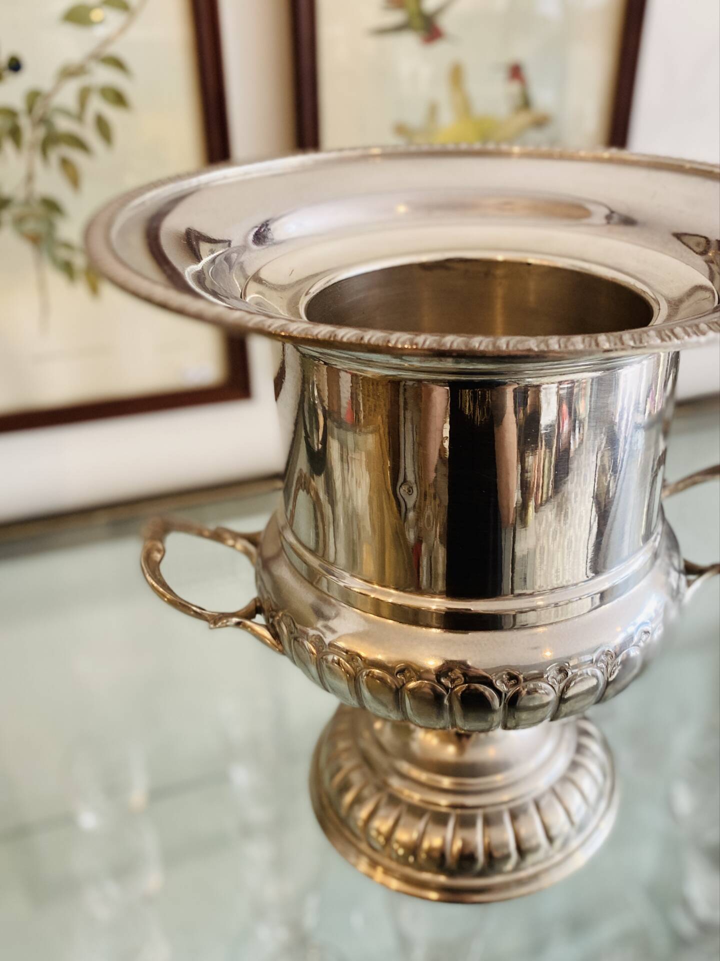 Silver-plated metal champagne bucket ice bucket