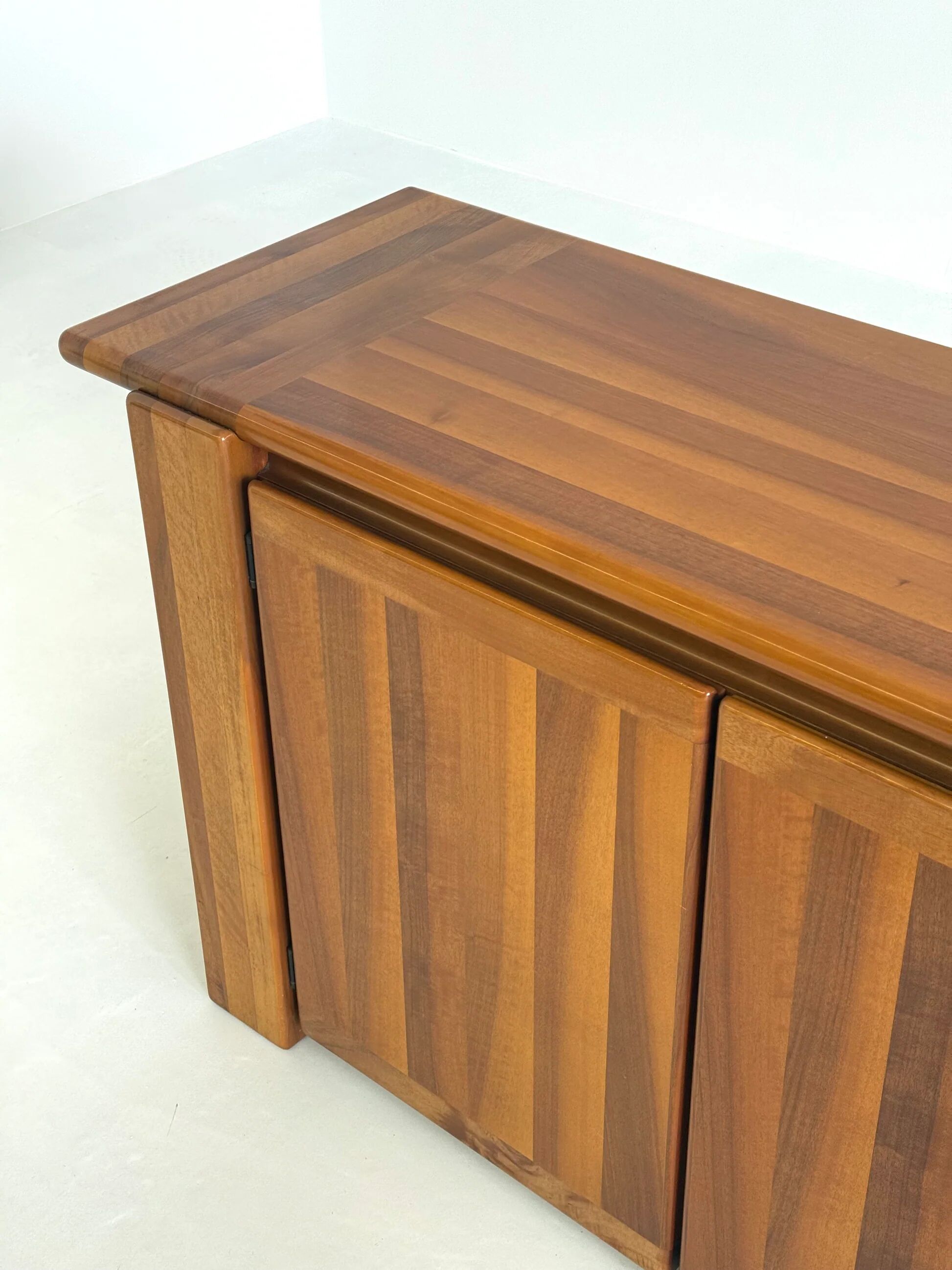 Italian Marengo sideboard by Tarcisio Colzani for Mobilgirgi