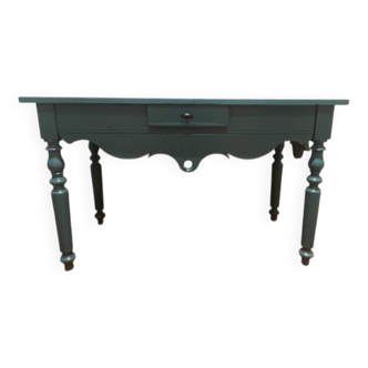 Farm table