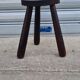 Tabouret tripode en bois massif