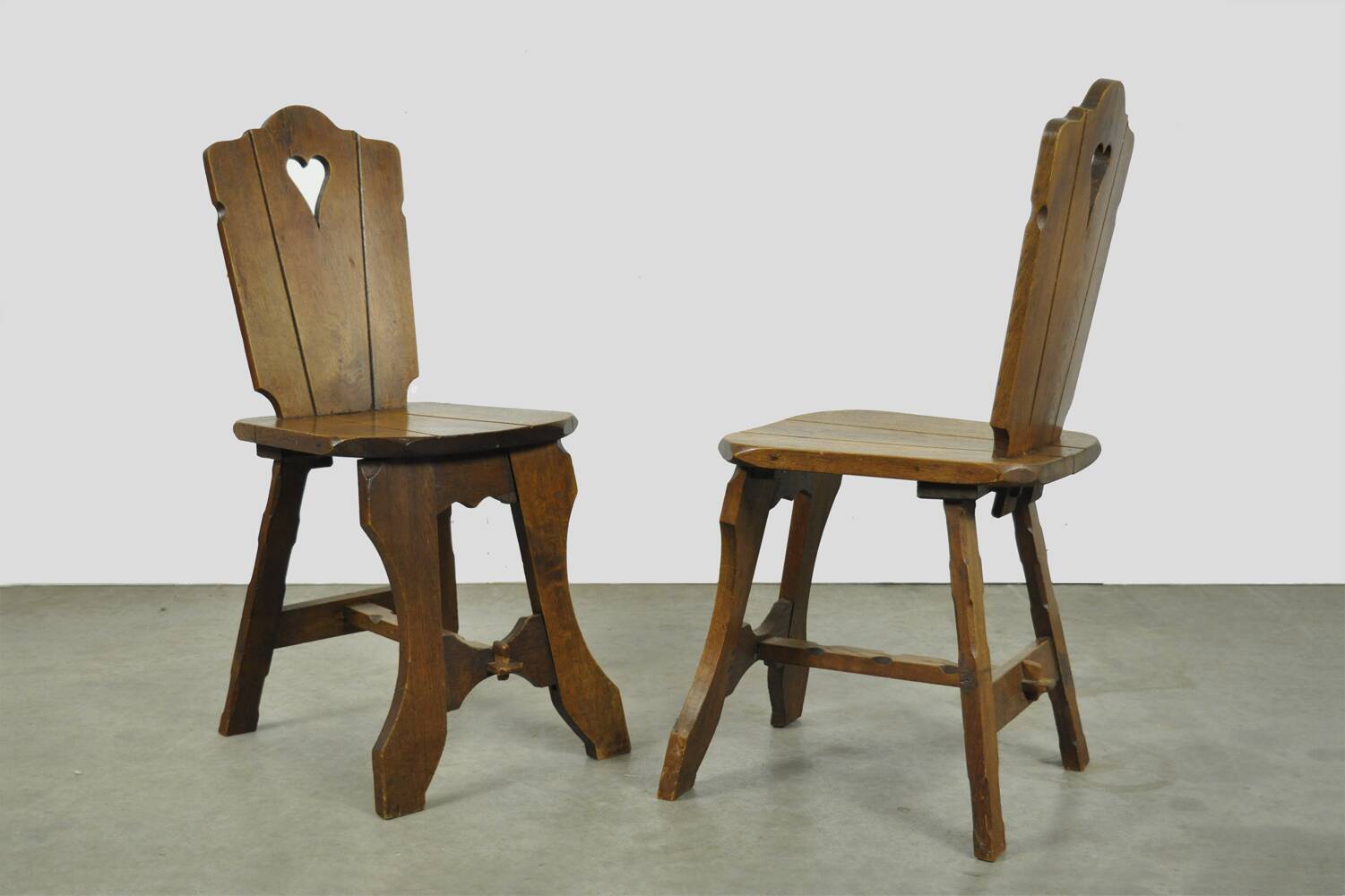 Vintage brutalist oak handmade farmhouse dining chairs, 1930s