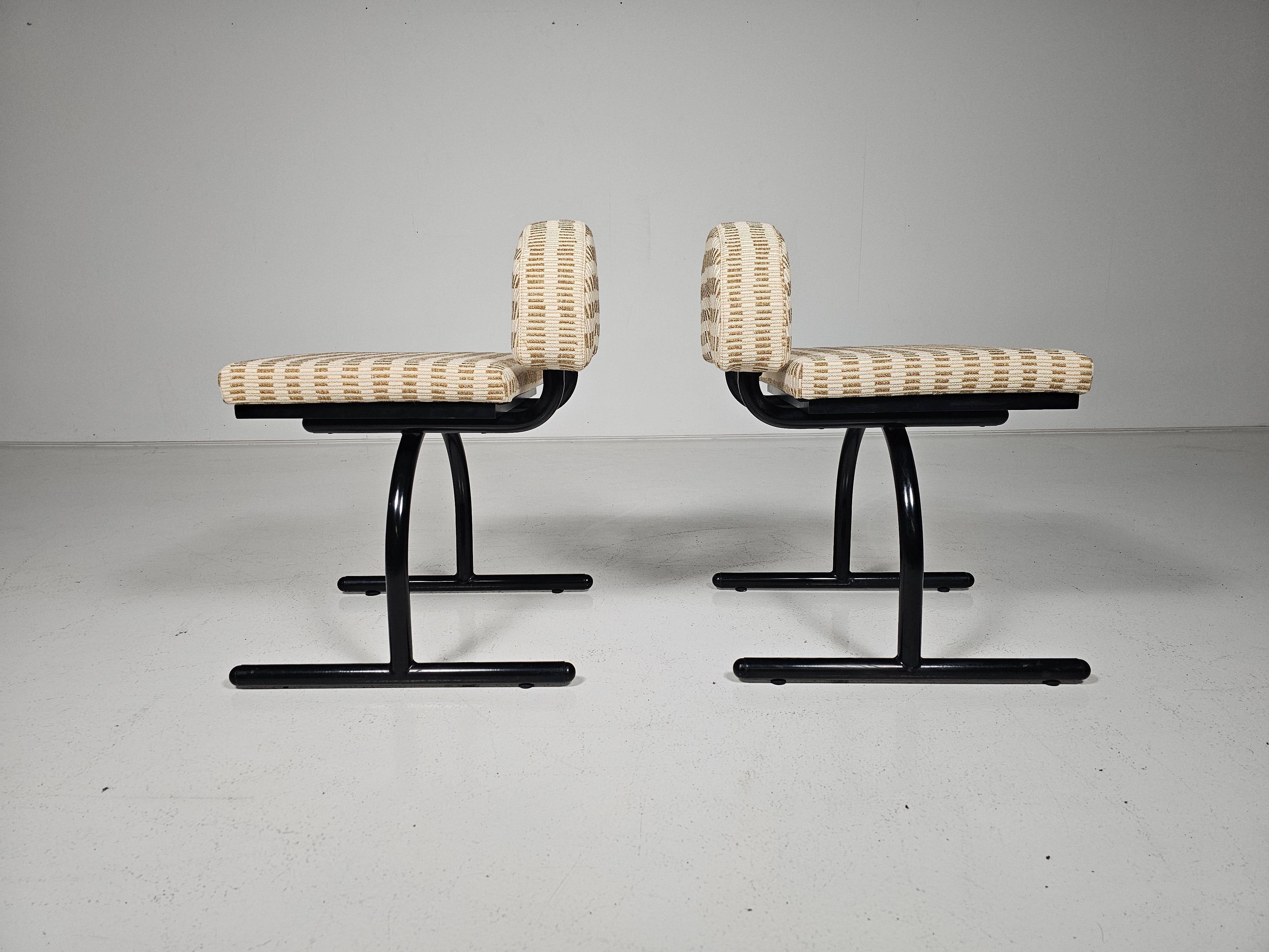Set of 2 chairs, Italy 1980s.