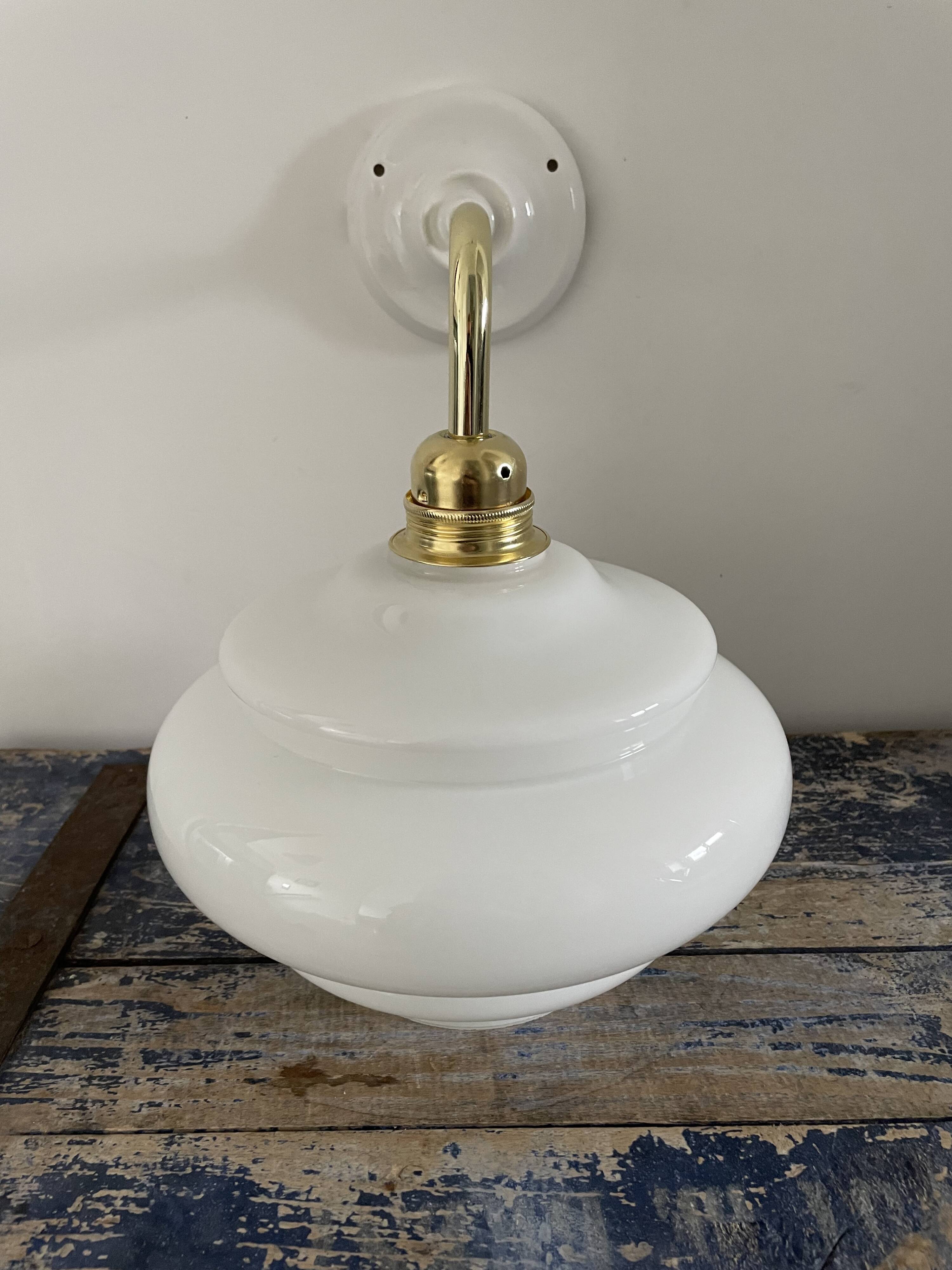 Vintage wall lamp in electrified white opaline to new