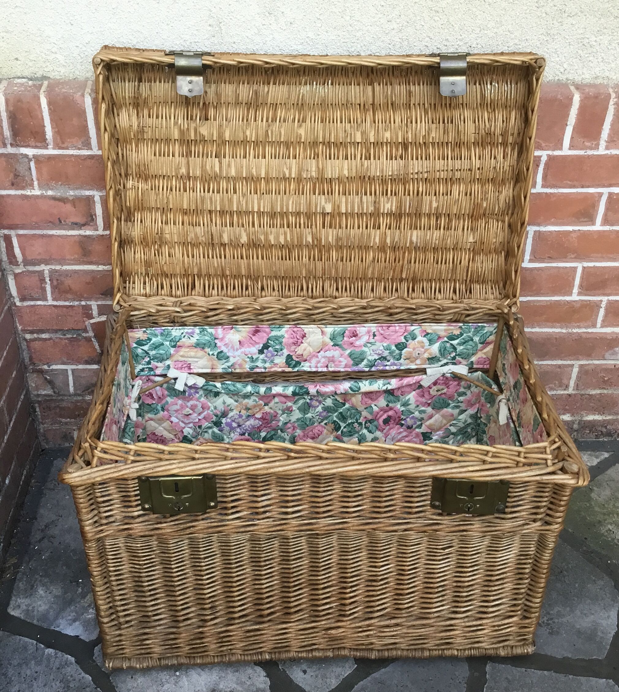 Ancient wicker trunk