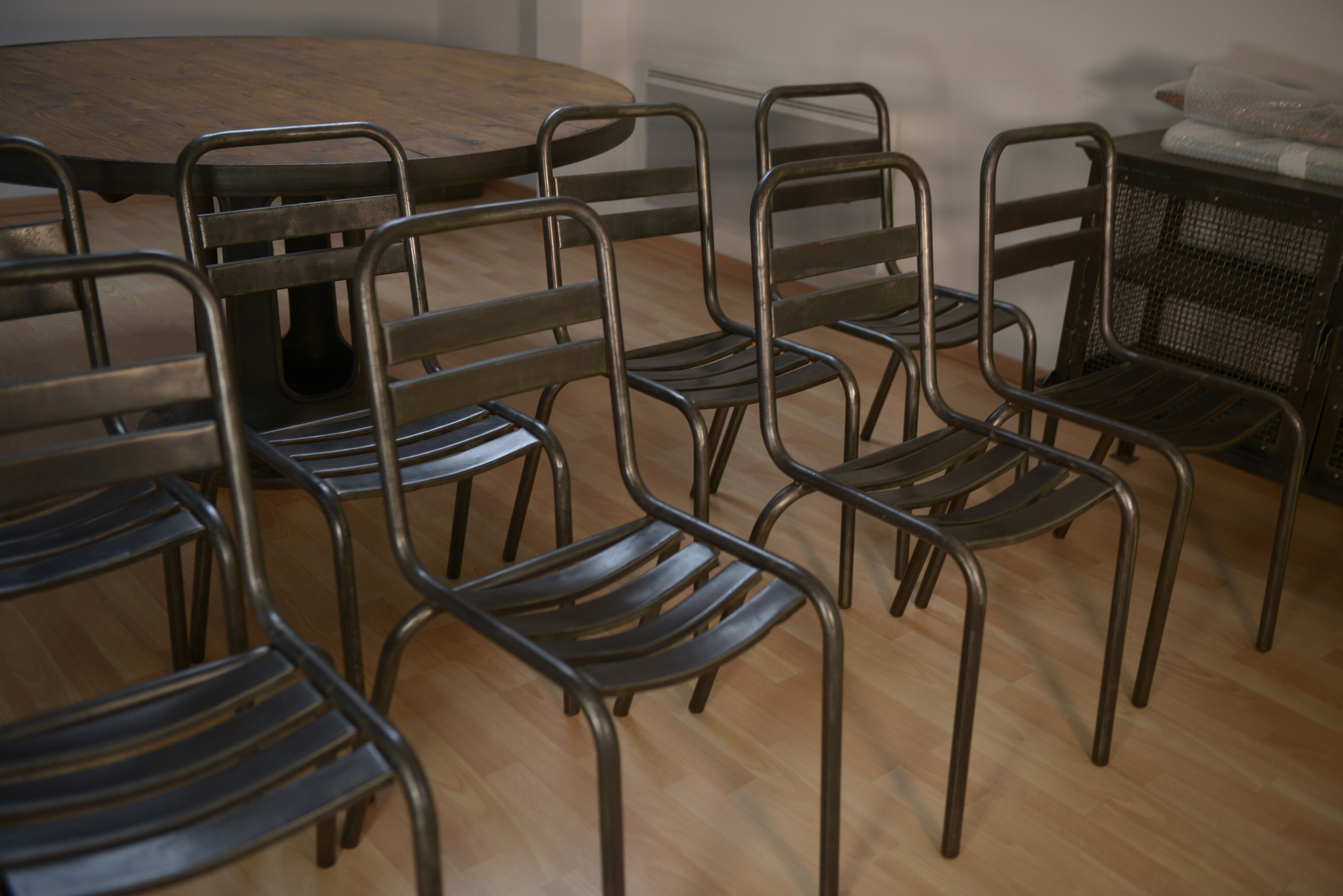 Set of 8 stackable 1950 metal chairs