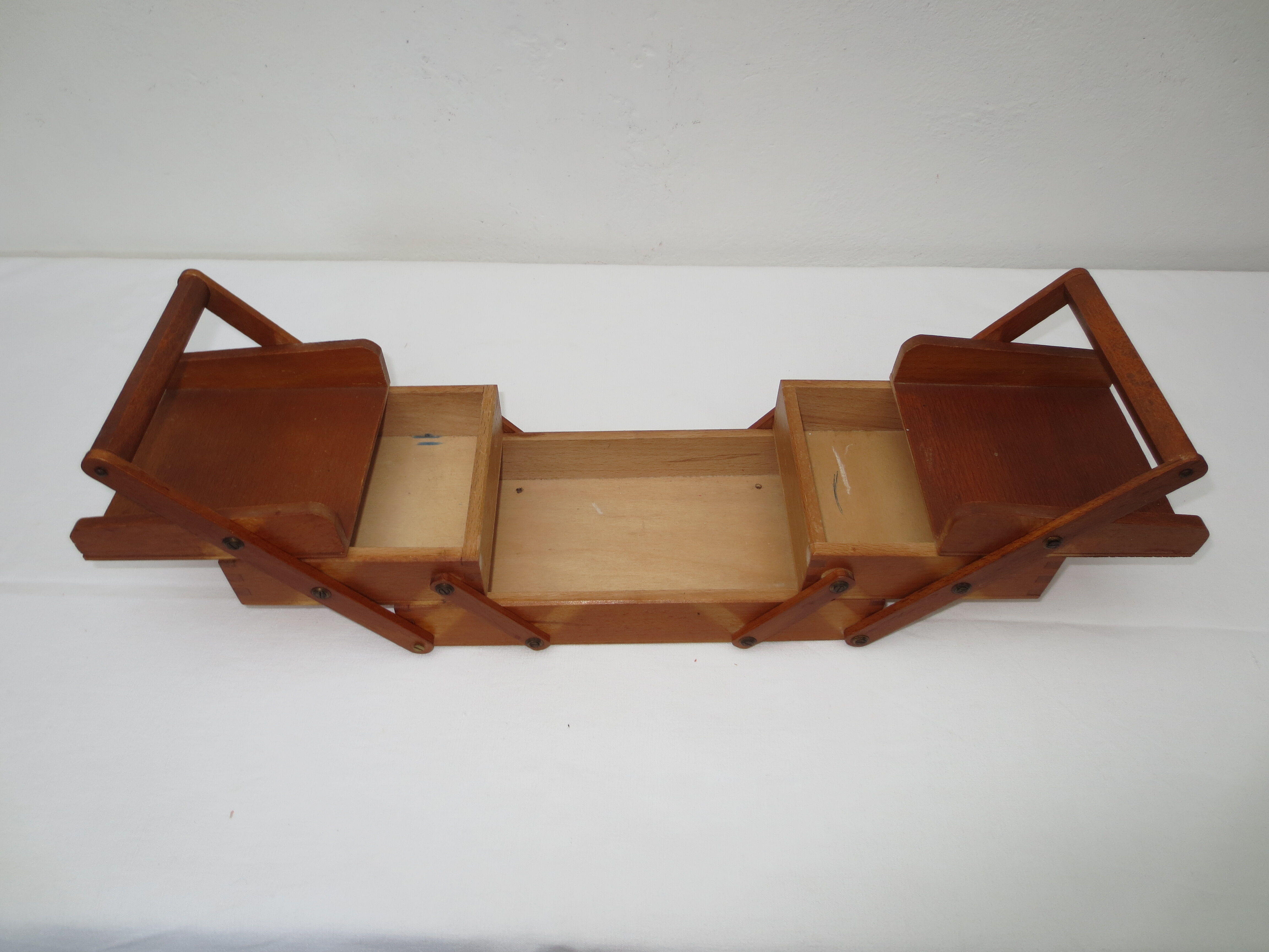 Wood sewing box for children