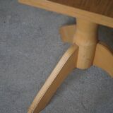 Swivelling tripod stool in elm, mid-century Danish design, 1970s.