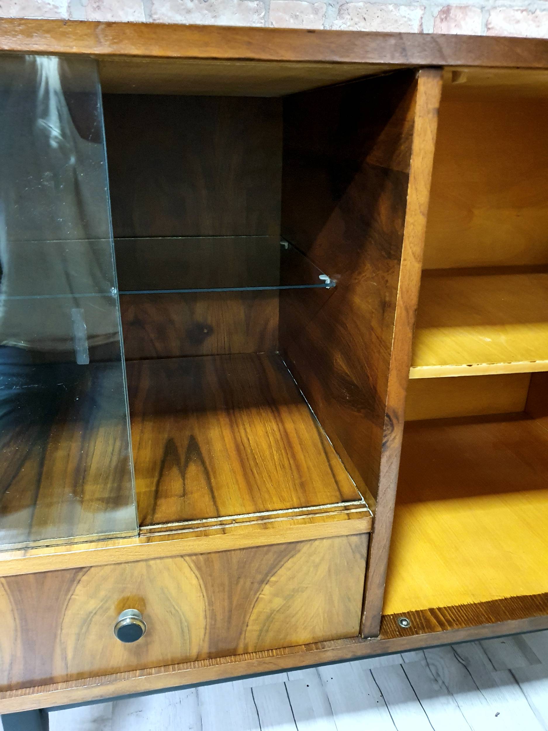 Commode Bilea 1969 Roumanie rétro vintage renouvelé