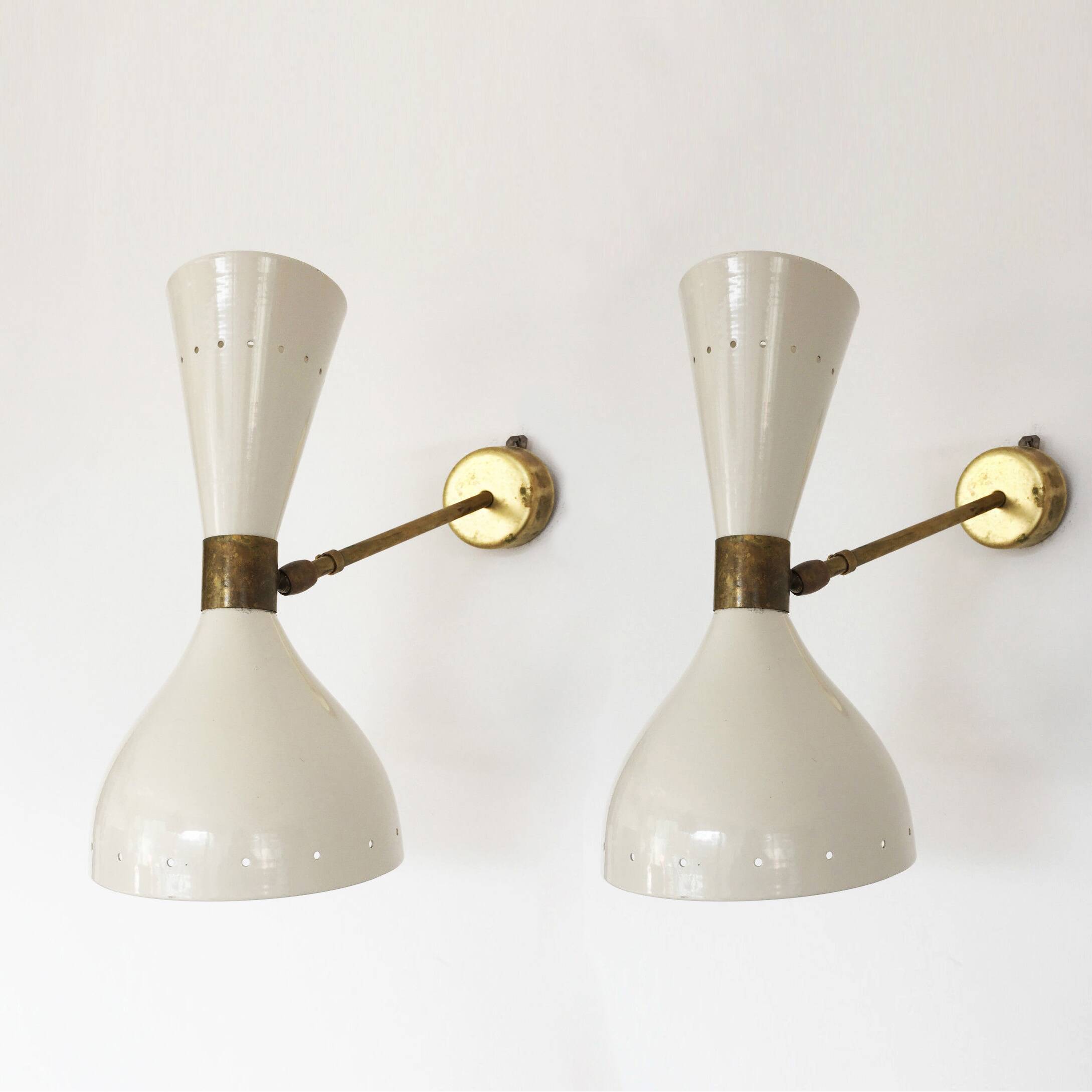 Pair of Italian design wall lights from the 1950s